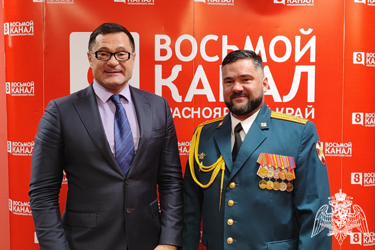 Накануне Дня войск по охране ВГО и СГ Росгвардии в программе «Интервью» на «8 канале» выступил ветеран войск правопорядка