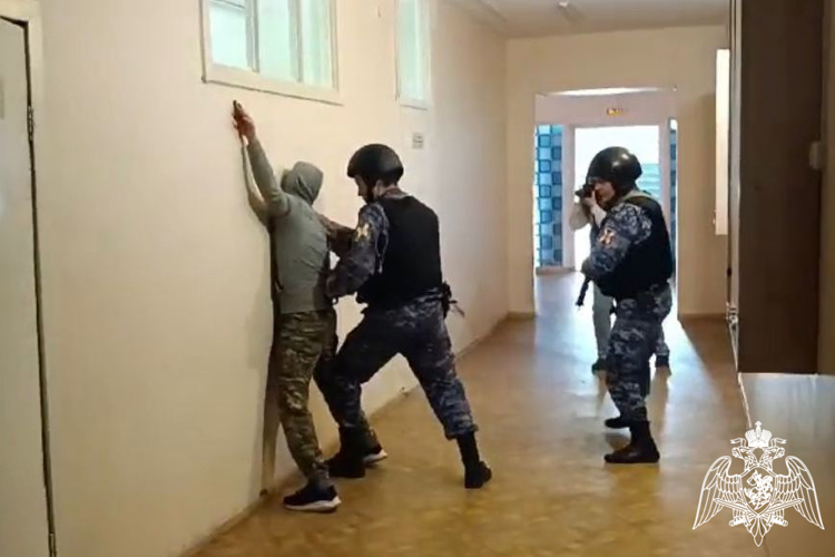 Сотрудники Росгвардии приняли участие во Всероссийских антитеррористических учениях на объектах образования