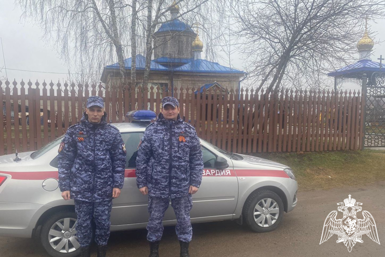 Сотрудники Росгвардии обеспечили охрану общественного порядка и безопасность в пасхальную ночь