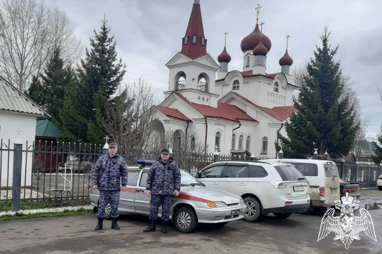 Сотрудники Росгвардии обеспечили охрану общественного порядка и безопасность в пасхальную ночь