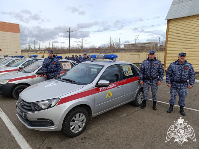 Красноярские сотрудники Росгвардии присоединились к акции «Бессмертный полк»