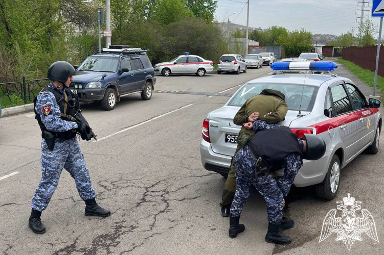 Сотрудники Росгвардии приняли участие во Всероссийских антитеррористических учениях на объектах образования