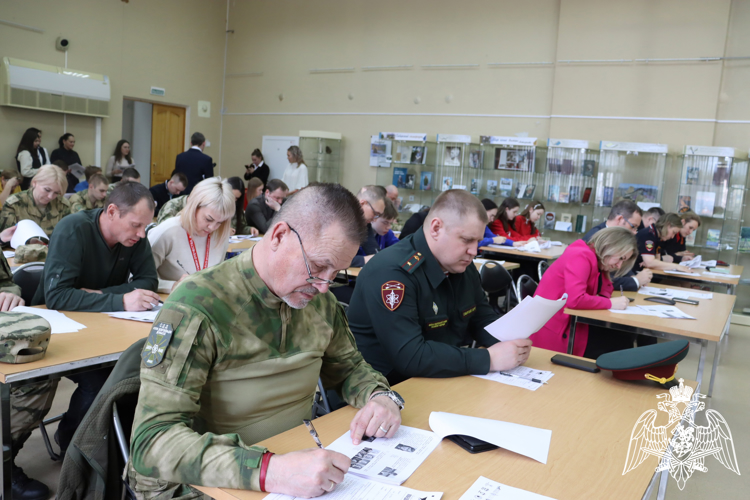 В Красноярском крае военнослужащие и сотрудники Росгвардии написали «Диктант Победы»
