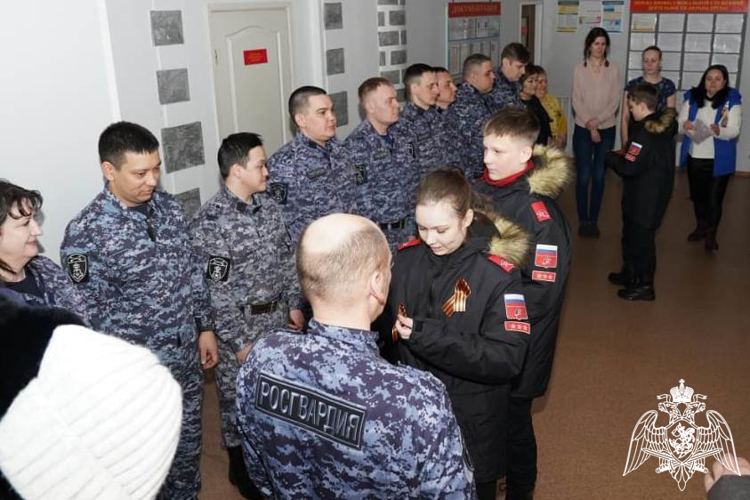 Дудинские росгвардейцы приняли участие в акции «Георгиевская ленточка»