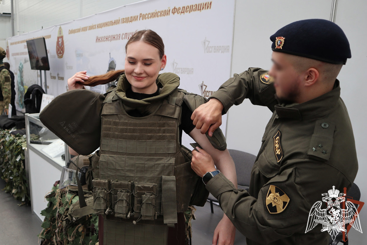 Выставка Росгвардии «День передовых технологий обеспечения безопасности личности, общества и государства – 2024» продолжает работать в Красноярске