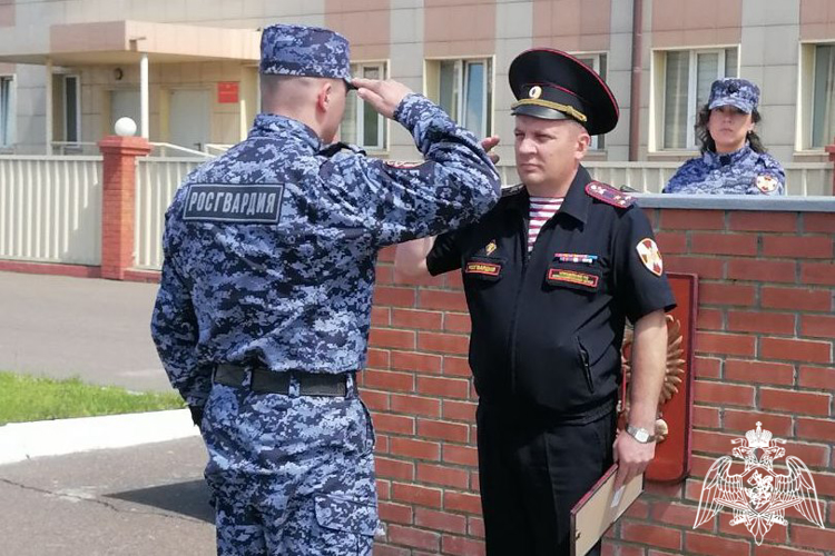 В Красноярске сотрудники Росгвардии приняли присягу