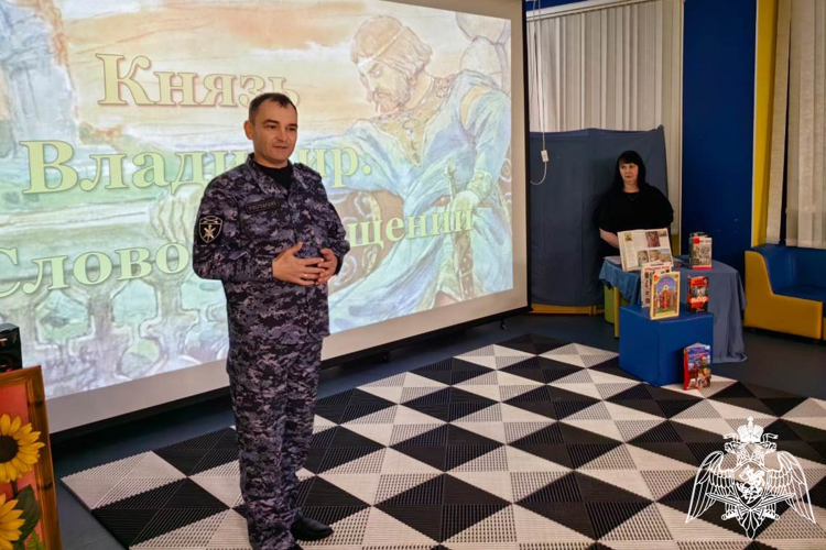 В Красноярском крае военнослужащие и сотрудники Росгвардии приняли участие в мероприятиях, посвященных Дню Крещения Руси