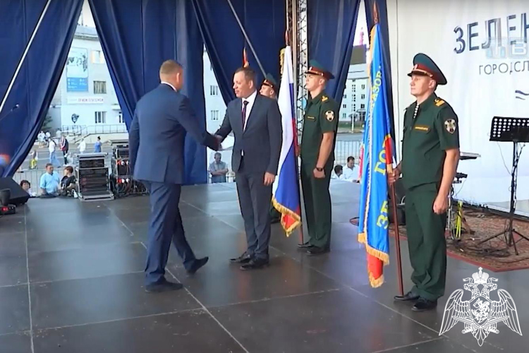 Зеленогорские военнослужащие Росгвардии приняли участие в праздновании Дня рождения родного города
