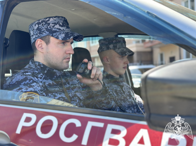 Сотрудниками Росгвардии задержан один из подозреваемых в нападениях на водителей такси и угоне автомобиля