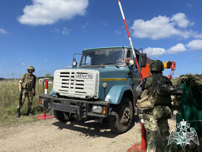 В Зеленогорске росгвардейцы ликвидировали условную аварию при перевозке радиоактивных материалов