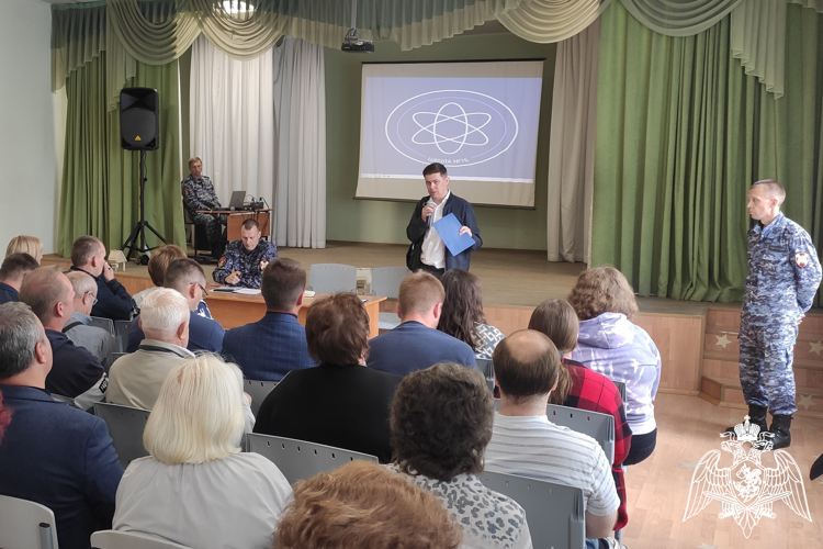 В Красноярске Росгвардия приняла участие во Всероссийских учениях на объекте образования