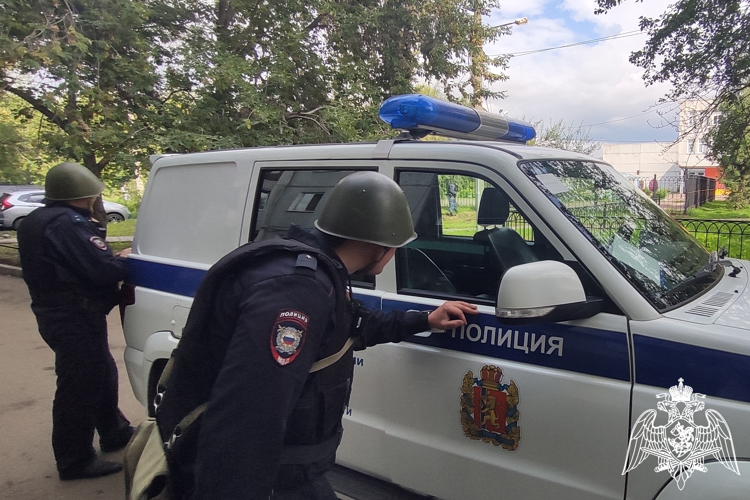 В Красноярске Росгвардия приняла участие во Всероссийских учениях на объекте образования