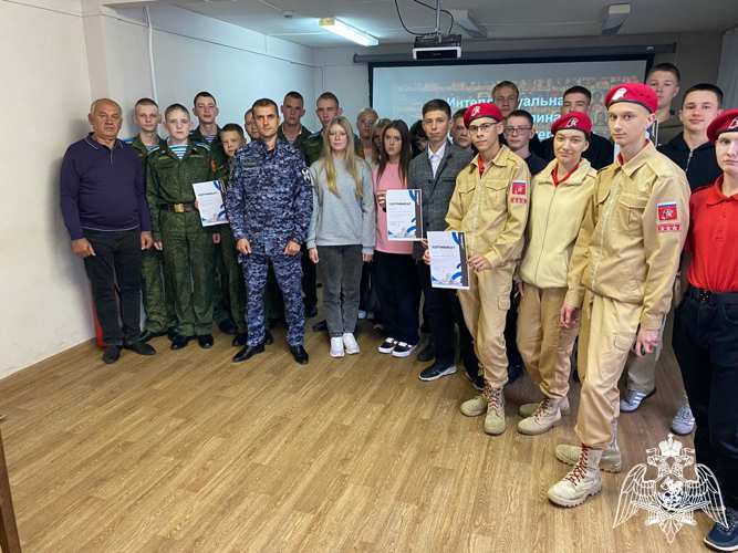 Шарыповские росгвардейцы провели профилактический урок о борьбе с терроризмом со студентами колледжа