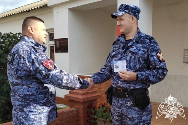 Знаки отличия комплекса ГТО вручены назаровским  росгвардейцам