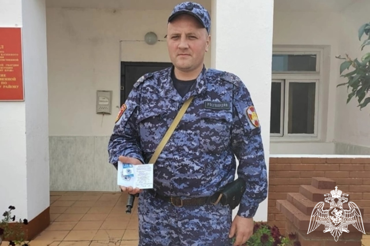 Знаки отличия комплекса ГТО вручены назаровским  росгвардейцам