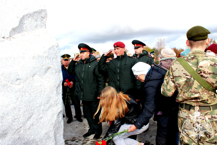 Росгвардейцы приняли участие в открытии мемориала воинам-землякам в Красноярском крае
