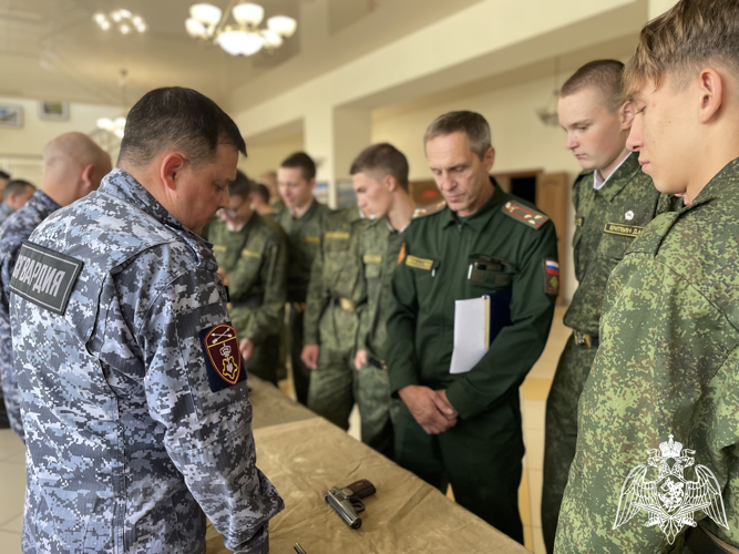 Красноярские кадеты посетили подразделение  вневедомственной охраны Росгвардии