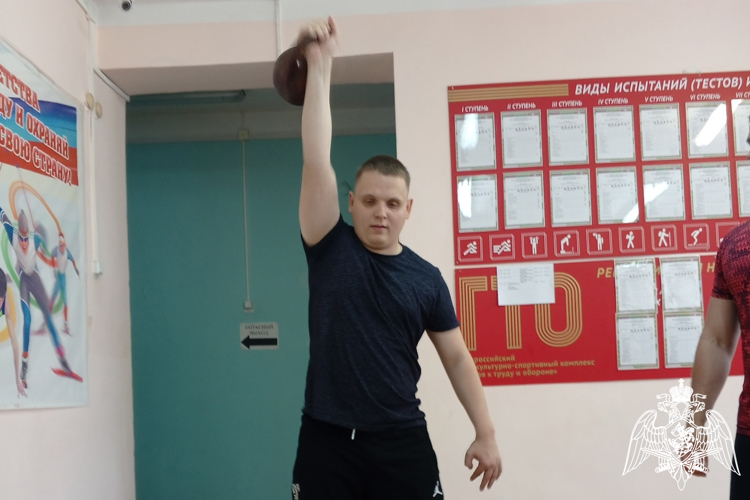 В г. Шарыпово росгвардейцы сдали нормативы ГТО