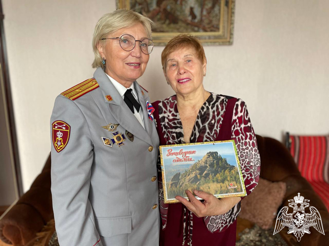 Председатель Красноярской ветеранской организации Рогсвардии поздравила ветеранов с Днем пожилых людей