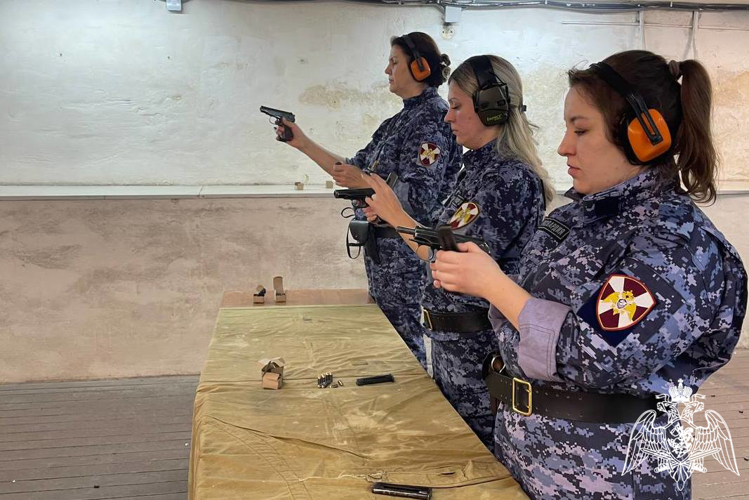 В Красноярске прошли соревнования по стрельбе среди подразделений вневедомственной охраны Росгвардии края