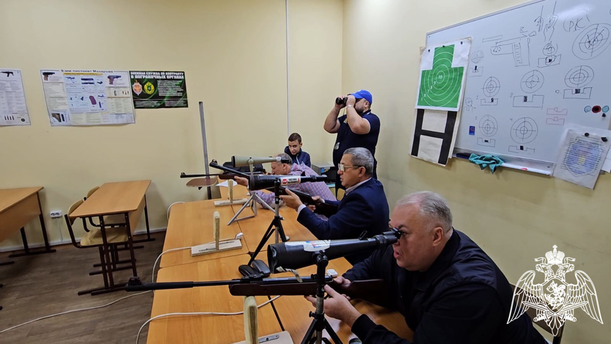Красноярские ветераны Росгвардии приняли участие в турнире по стрельбе