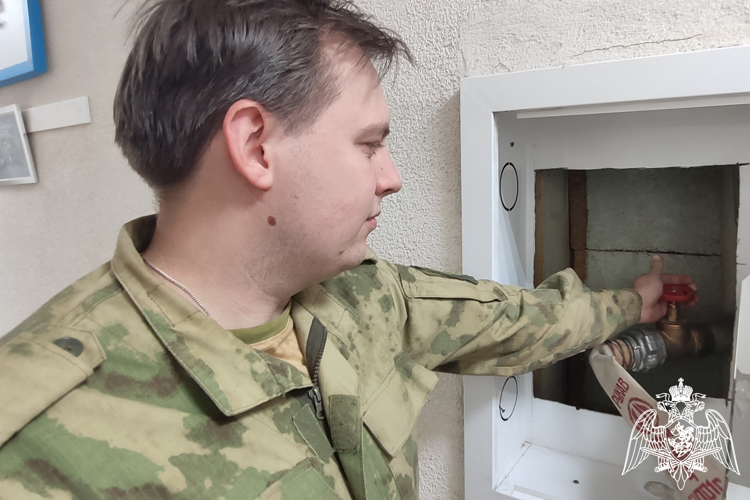В Красноярске росгвардейцы совместно с сотрудниками МЧС провели противопожарное учение