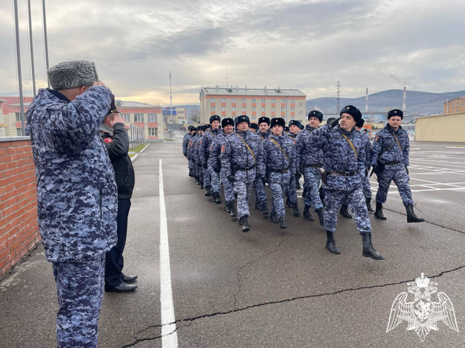 Сотрудники вневедомственной охраны Росгвардии Красноярского края отметили свой профессиональный праздник