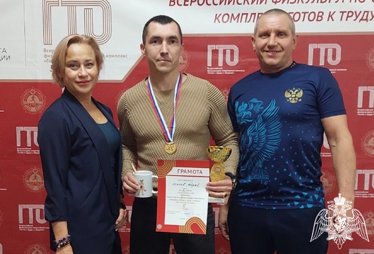 Лесосибирский сотрудник Росгвардии — рекордсмен России по подтягиванию стал победителем краевого этапа фестиваля ГТО