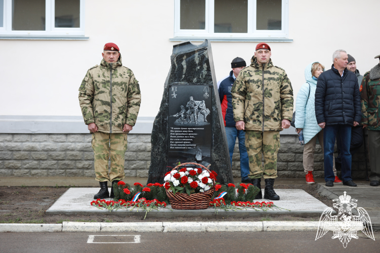  В Железногорске в день образования  воинской части Росгвардии прошло открытие памятного мемориала