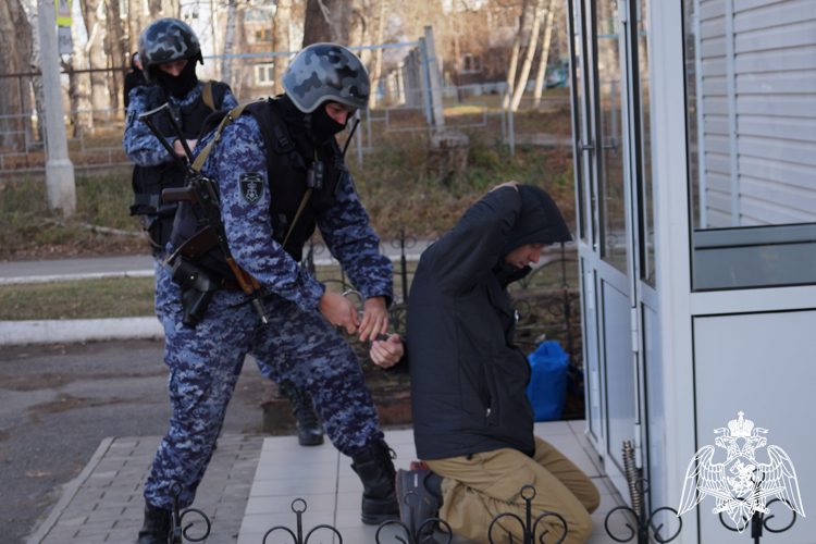 Шарыповские росгвардейцы познакомили  школьников со своей деятельностью