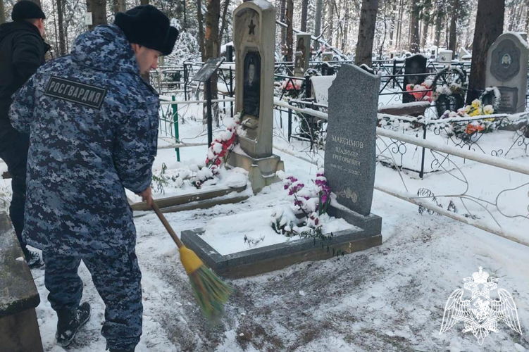 Лесосибирские росгвардейцы почтили память погибших коллег