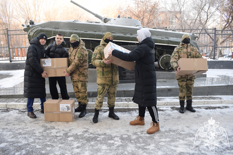 Красноярские школьники подготовили новогодние подарки для росгвардейцев – участников СВО