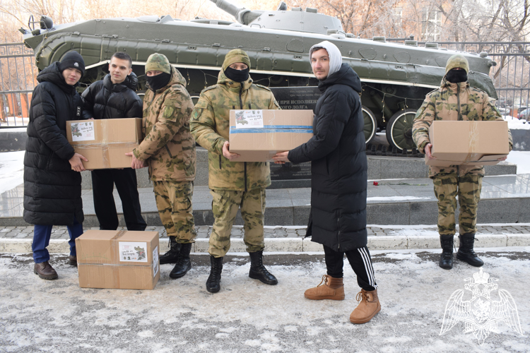 Красноярские школьники подготовили новогодние подарки для росгвардейцев – участников СВО