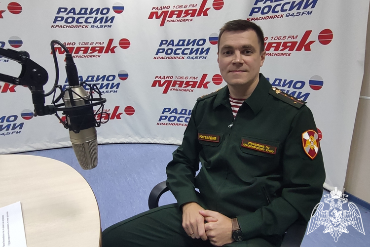 В свой профессиональный праздник психолог Росгвардии поделился полезными советами с радиослушателями