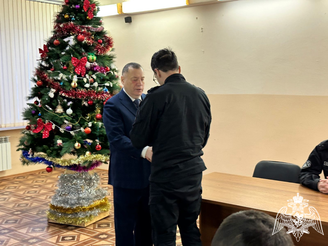 Депутат Государственной Думы поздравил сотрудников красноярского спецназа