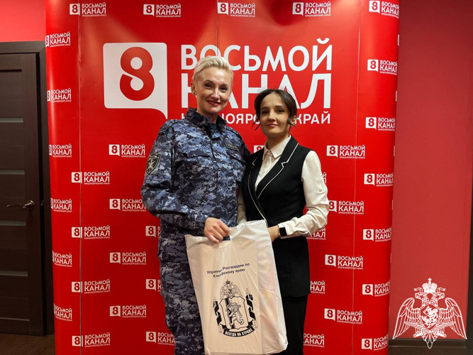 Росгвардейцы поздравили красноярских журналистов с профессиональным праздником