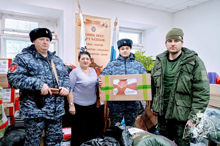 Посылки в район спецоперации помогли собрать назаровские росгвардейцы 