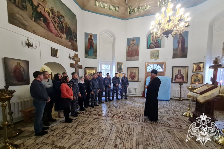 Сотрудники ведомства посетили храм святых апостолов Петра и Павла