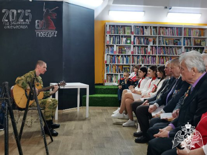 В Железногорске военнослужащий Росгвардии принял участие в памятных мероприятиях