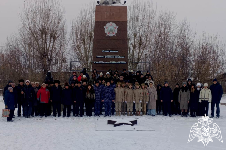 В Ужуре росгвардейцы приняли участие в памятных мероприятиях, посвящённых годовщине снятия блокады Ленинграда