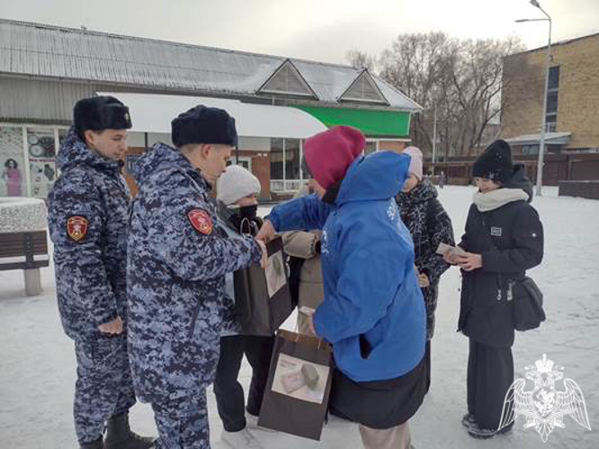 В Красноярском крае сотрудники Росгвардии приняли участие в акции «Блокадный хлеб»