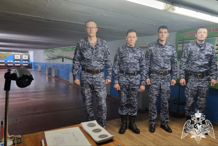 В Минусинске прошли соревнования по пулевой стрельбе среди сотрудников вневедомственной охраны