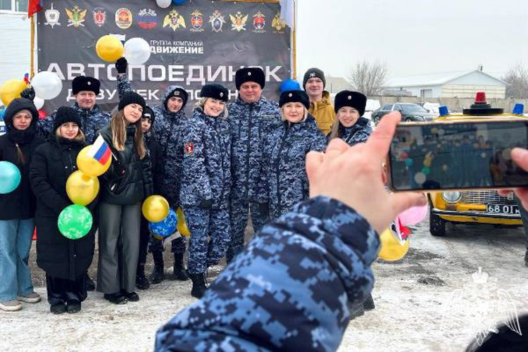 В Красноярске сотрудницы Росгвардии стали участницами автопоединка «Девушки в погонах»