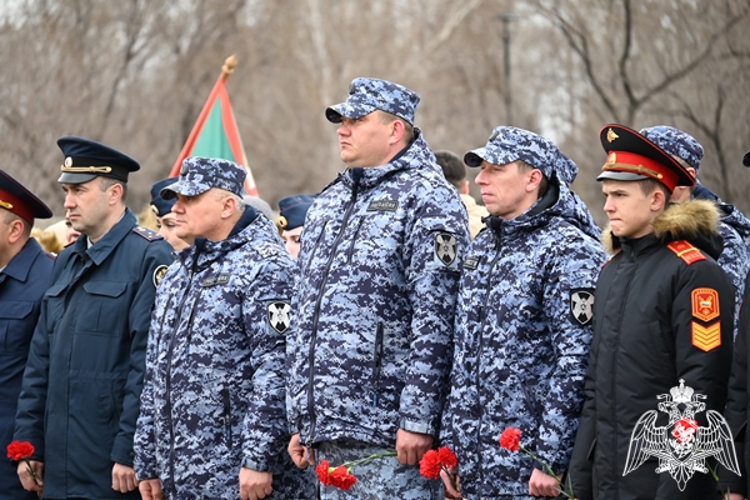 В Красноярском крае сотрудники Росгвардии приняли участие в митинге, посвященного к 80-летию Победы в Великой Отечественной войне