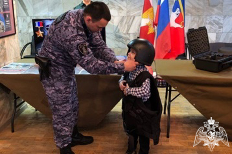 Норильские росгвардейцы приняли участие в патриотическом форуме "Традиции сохраним! Родину защитим!"