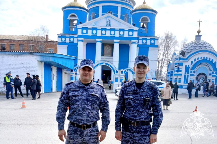 Росгвардия обеспечила безопасность вербного воскресенья в Красноярском крае