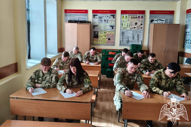 Диктант Победы написали росгвардейцы Красноярского края