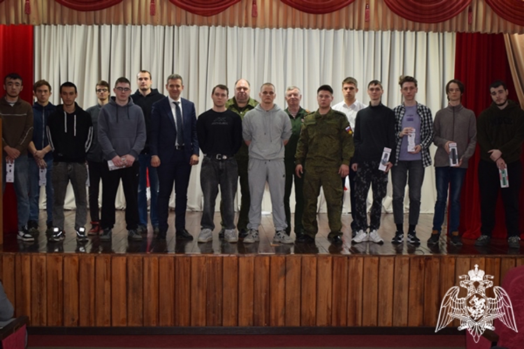 В Красноярском соединении Росгвардии прошел «День призывника»