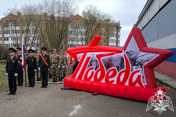 Зеленогорские военнослужащие Росгвардии присоединились к Всероссийской акции «Поздравь ветерана»