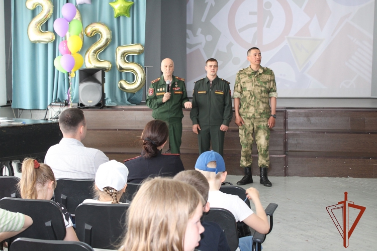 Росгвардейцы в пришкольном лагере провели «День Безопасности»